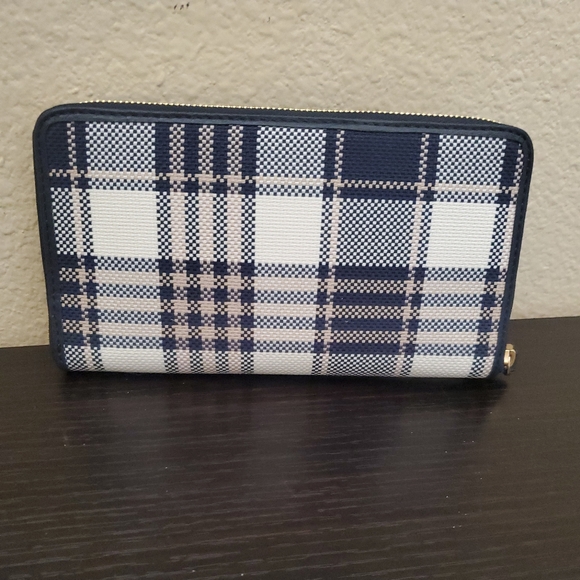 Coach Dempsey Large Phone Wallet With Garden Plaid Print And Coach Patch - Picture 7 of 9